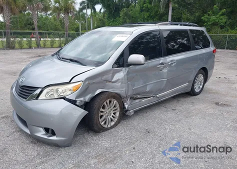 2013 Toyota Sienna Xle V6 8 Passenger from USA, damaged, VIN 5TDYK3DCXDS362679
